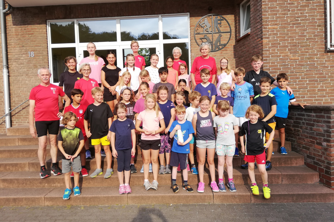 Kinderlauftraining 2022 Gruppenfoto