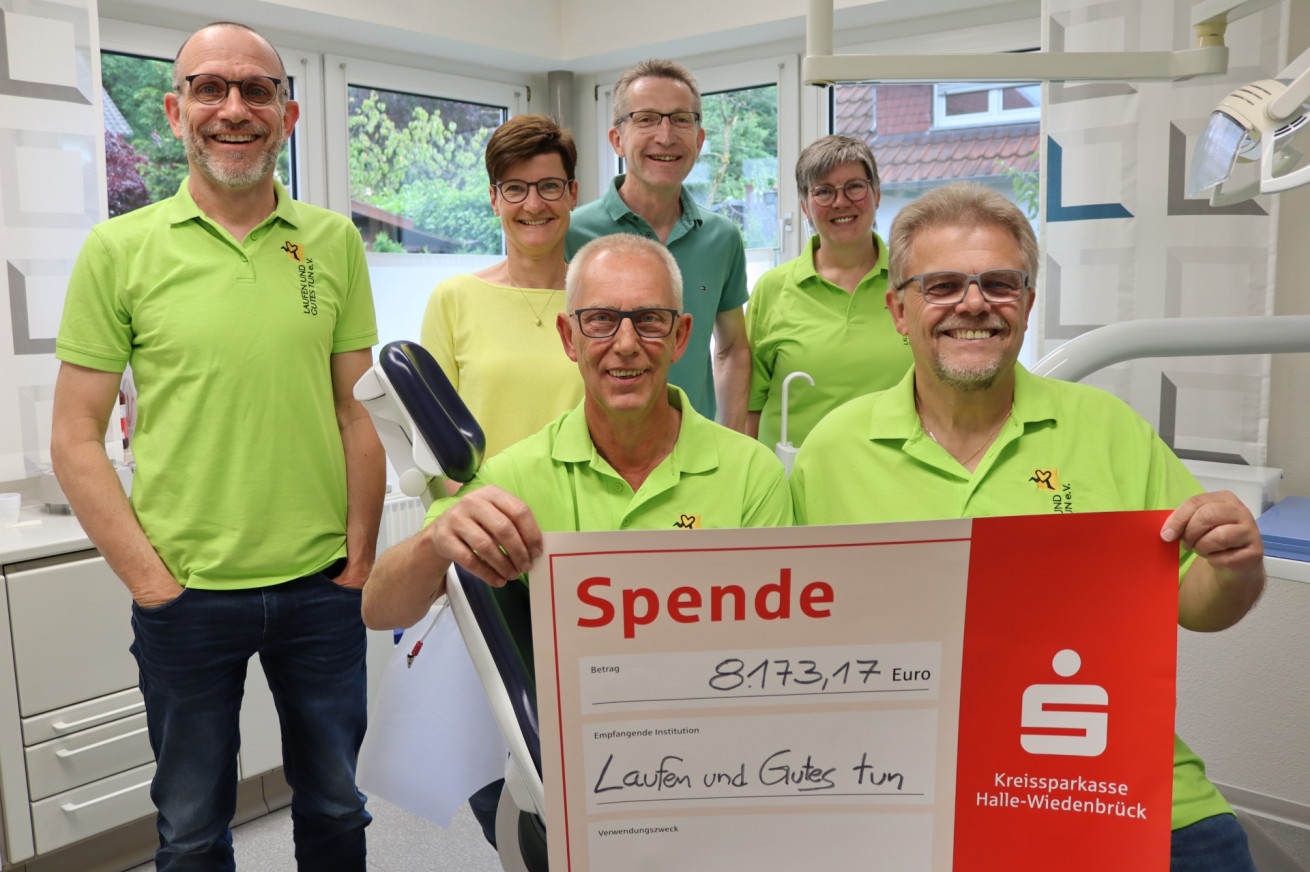 Scheckübergabe der Zahnarzt Praxis Dr. Pape